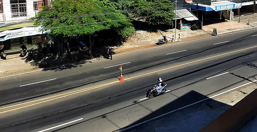 Ruas Jalan S Parman Banyuwangi yang merupakan kelas jalan nasional yang menghubungkan Kota Banyuwangi dengan Kota Jember.