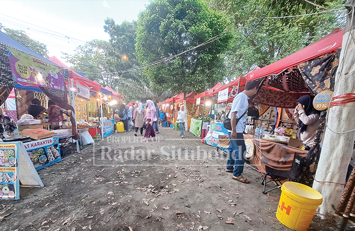 DIGELAR 12-14 JUNI: Salah satu pemandangan jejeran stand dalam even Situbondo Tempoe Doeloe 2025 yang digelar di lingkungan Pabrik Gula (PG) Pandjie.