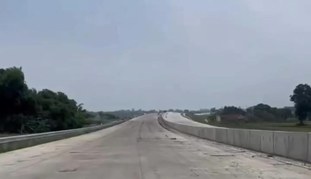 Akses jalan tol Probowangi/