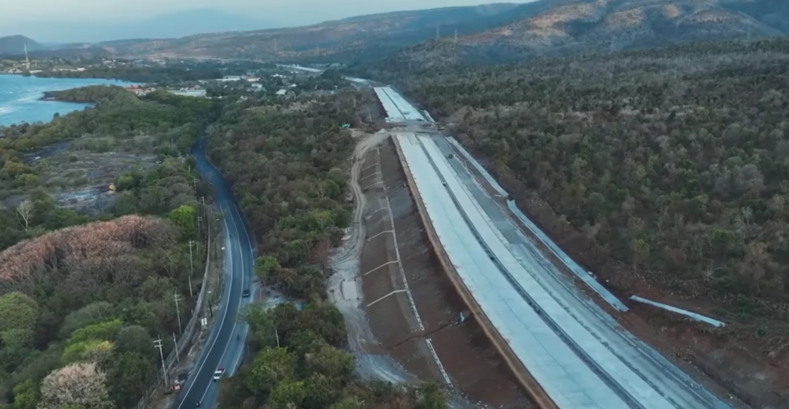 Proyek pembangunan jalan tol Probowangi/
