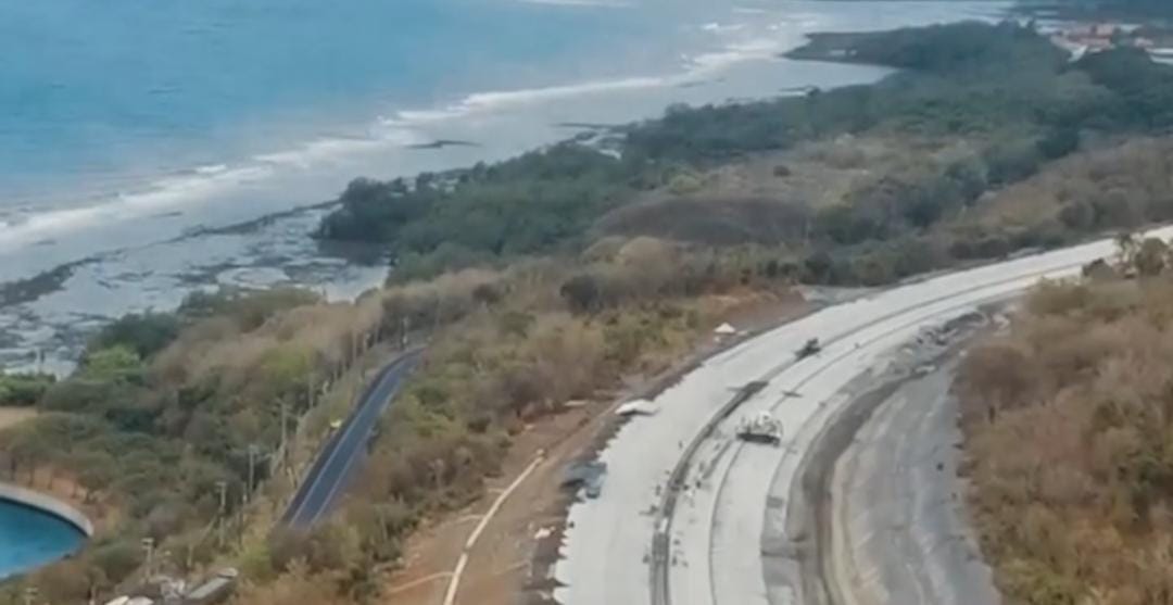 Ruas jalan tol Probowangi/ Radar Bromo