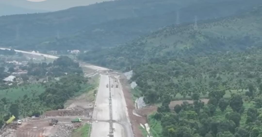 Ruas jalan tol Probowangi/ ig @ptpp_id