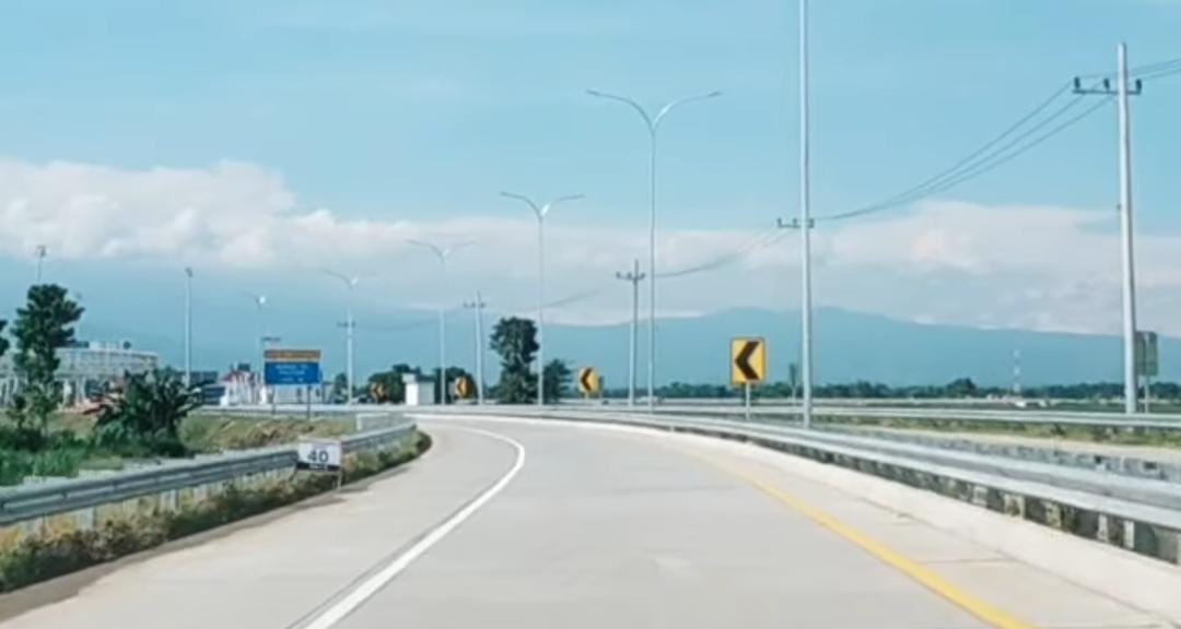 Jalan tol Probowangi di Paiton/ doc Khoirul Rizal