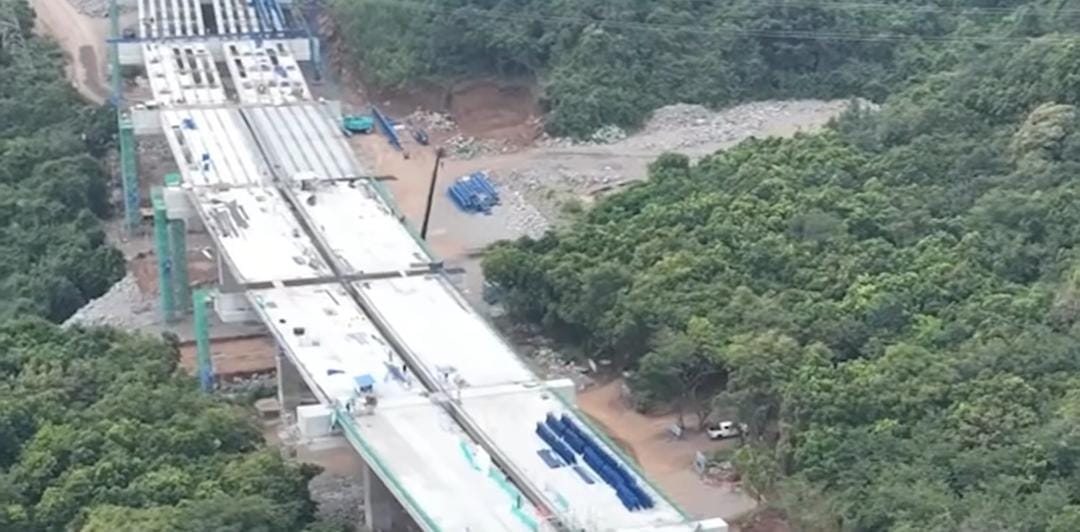 Pembangunan jalan tol Probowangi/ ig @ptpp_id