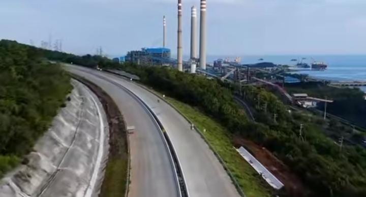 Jalan tol Probowangi/ doc Khoirul Rizal