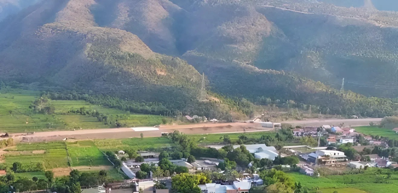 Perbukitan yang dibelah jalan tol Probowangi/ doc Khoirul Rizal