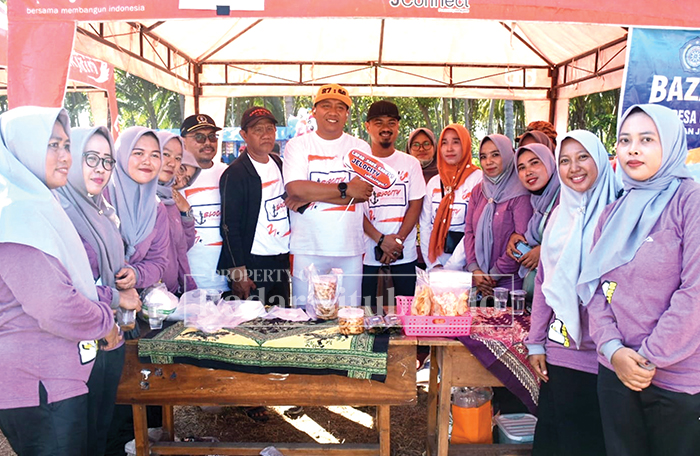 HIDUPKAN UMKM: Bupati Situbondo Yusuf Wahyu Rio Prayogo didampingi Camat Jangkar dalam pembukaan Jelocity, belum lama ini.
