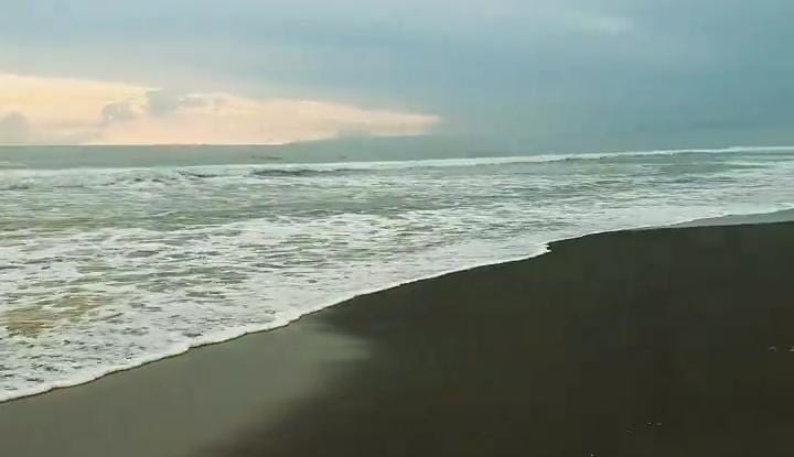 Pantai Paseban/ Khoirul Rizal