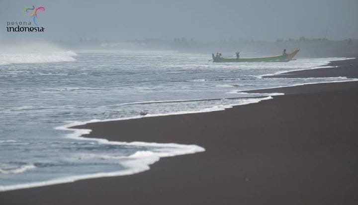 Pantai Paseban/ ig resmi @pariwisatajember