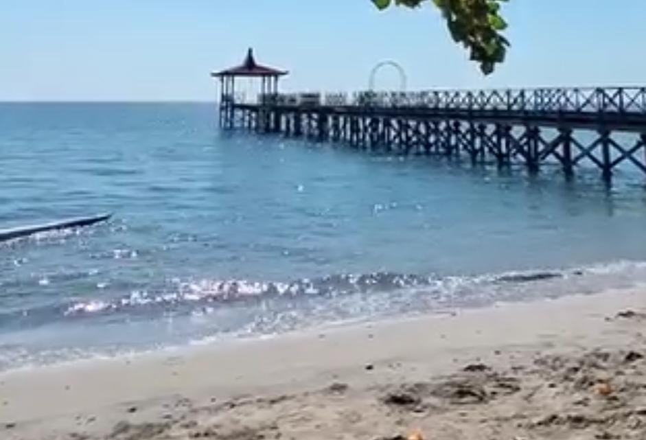 Pantai Pasir Putih Situbondo/ doc Khoirul Rizal