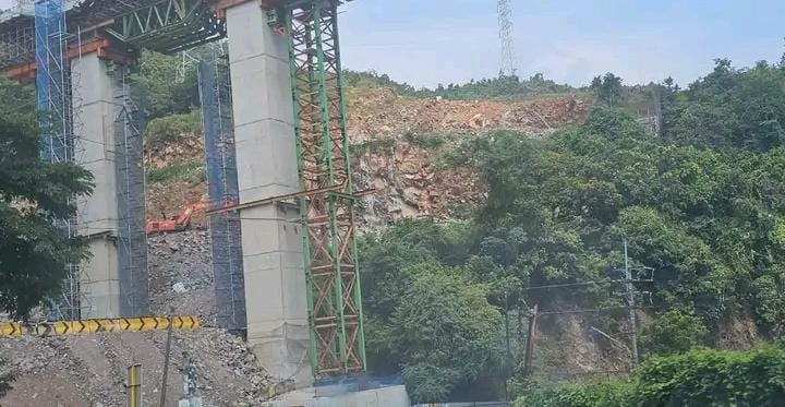 Pembangunan jalan tol Probowangi/