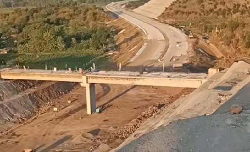 Proyek jalan tol Probowangi/ doc Khoirul Rizal