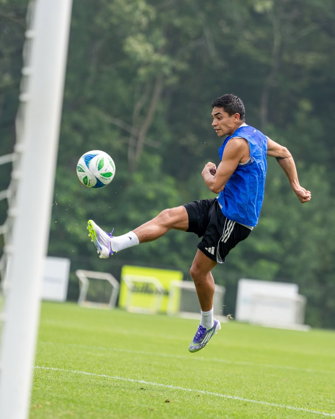 Sesi latihan New England Revolution jelang laga menghadapi DC United di MLS 2025.