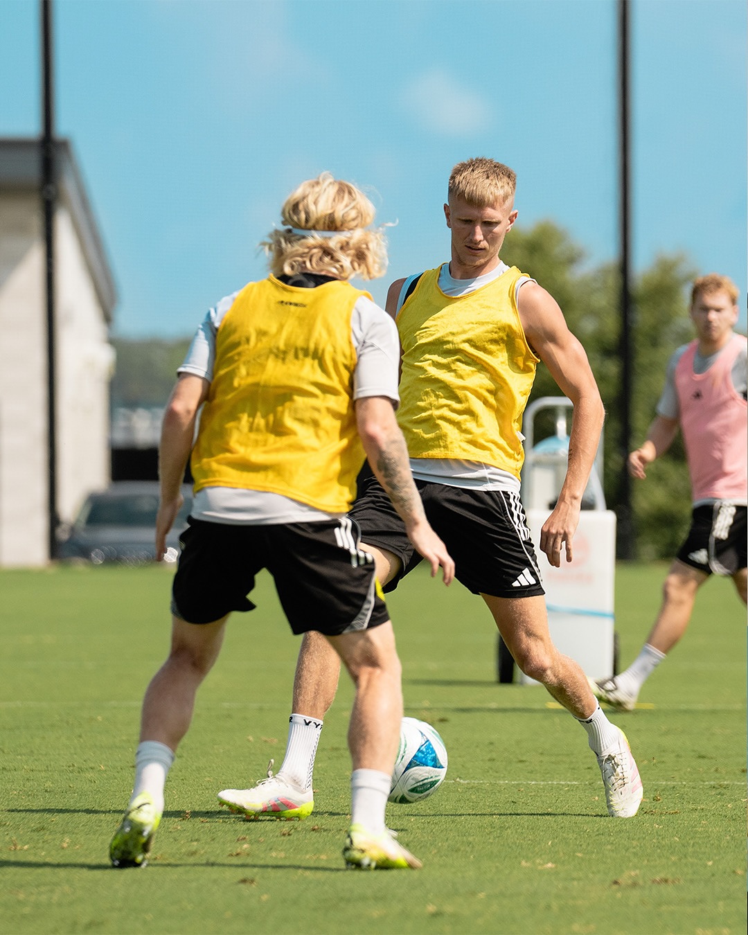 Sesi latihan Nashville jelang laga menghadapi Louis City di MLS 2025.