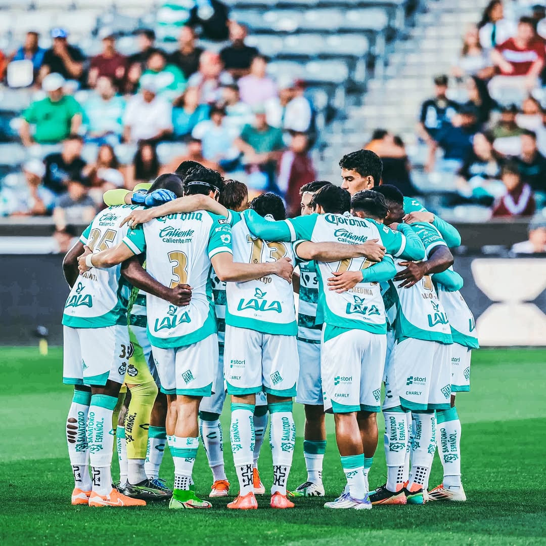 Preview laga antara Santos Laguna vs Guadalajara di pekan ke-4 Liga MX Arpetura 2025.