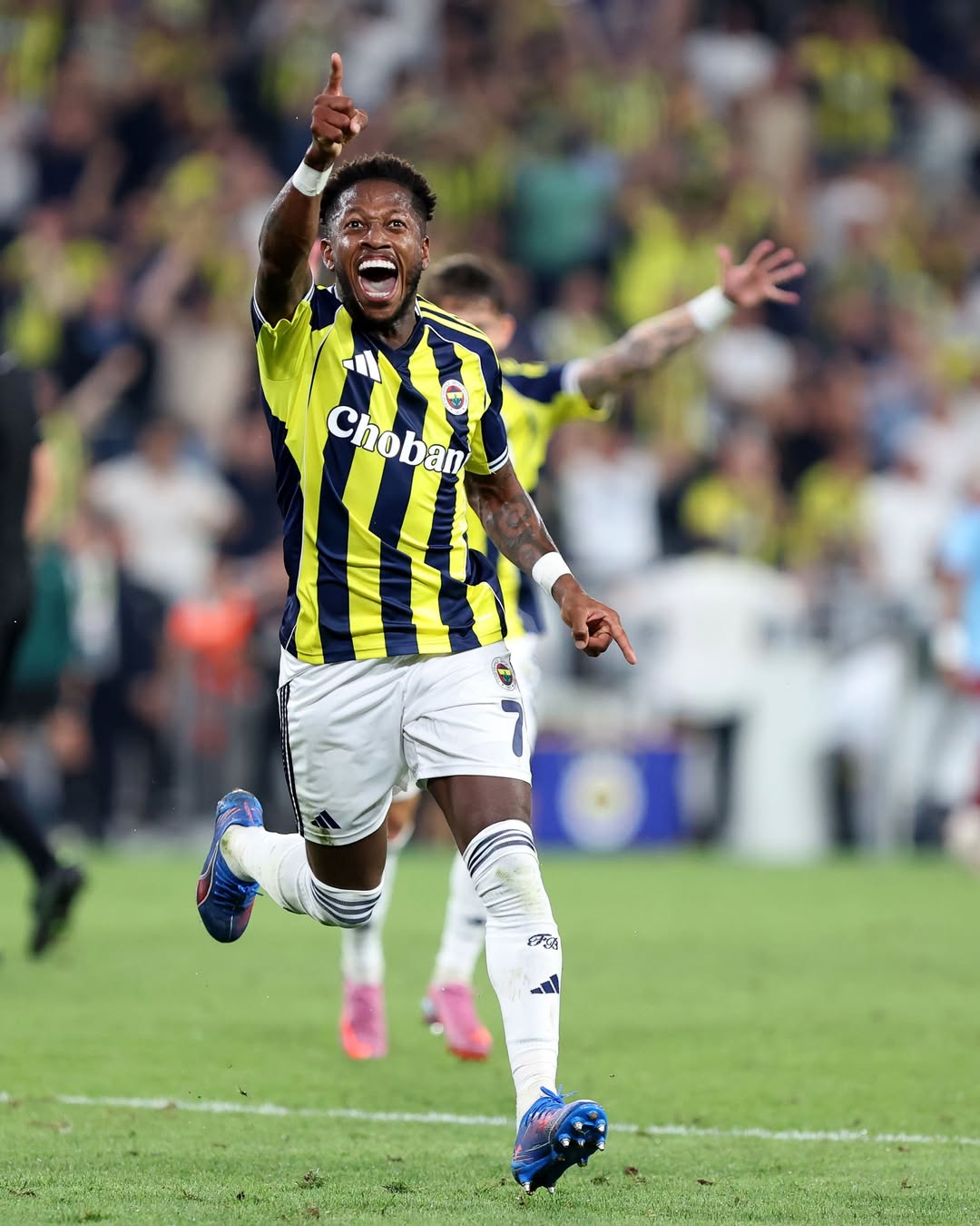 Selebrasi pemain Fenerbahce setelah berhasil mencetak gol ke gawang Feyenoord di leg 2 Kualifikasi UCL 25/26.