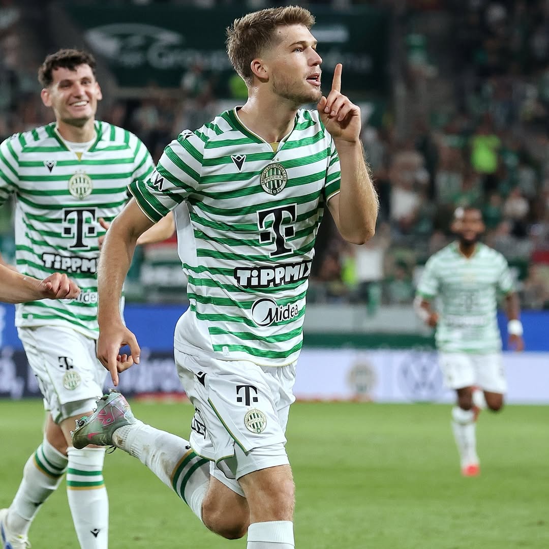 Selebrasi pemain Ferencvaros setelah berhasil mencetak gol ke gawang Ludogorets di leg 2 Kualifikasi Liga Champions UEFA 25/26.