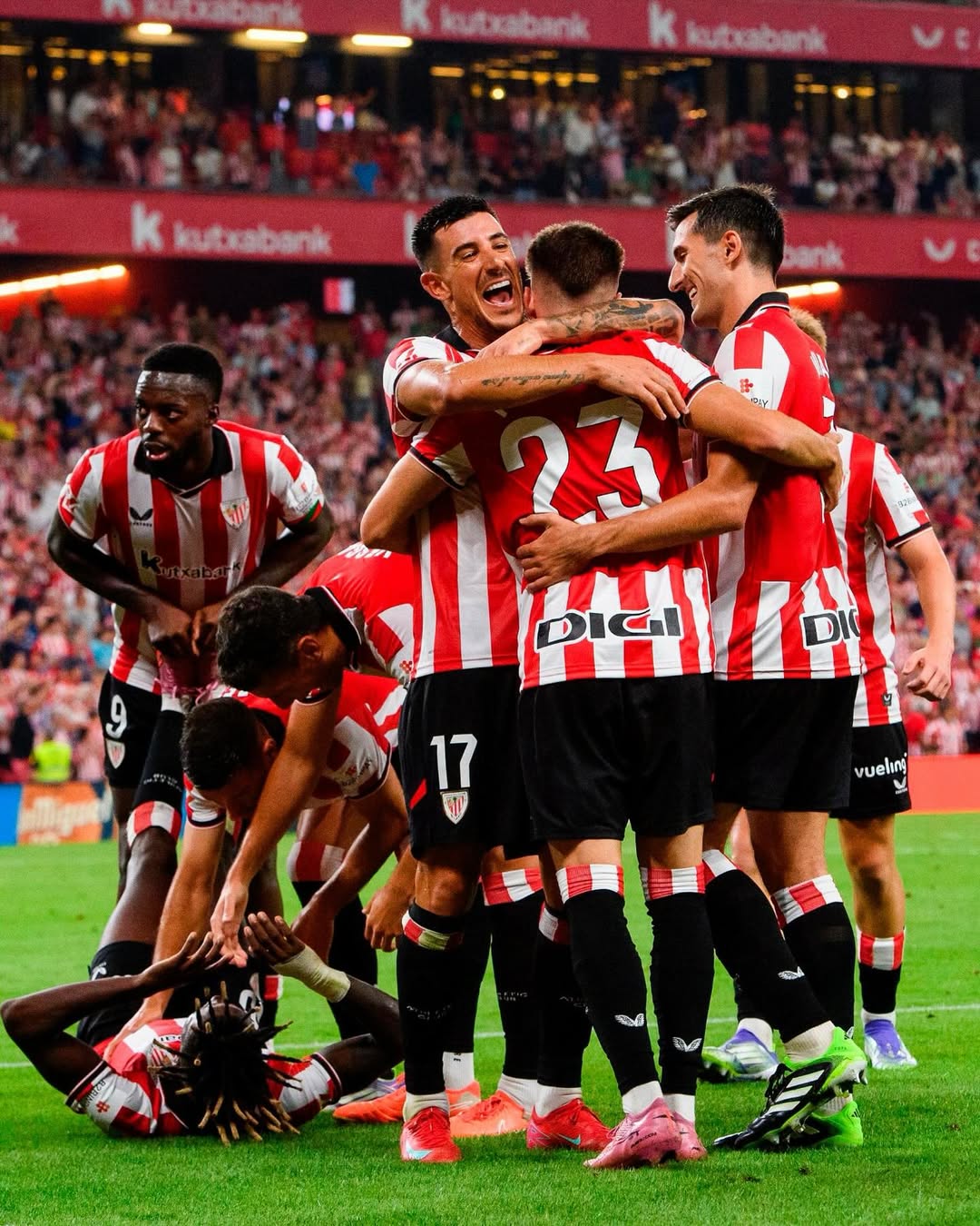 Selebrasi pemain Bilbao setelah berhasil kalahkan Sevilla.