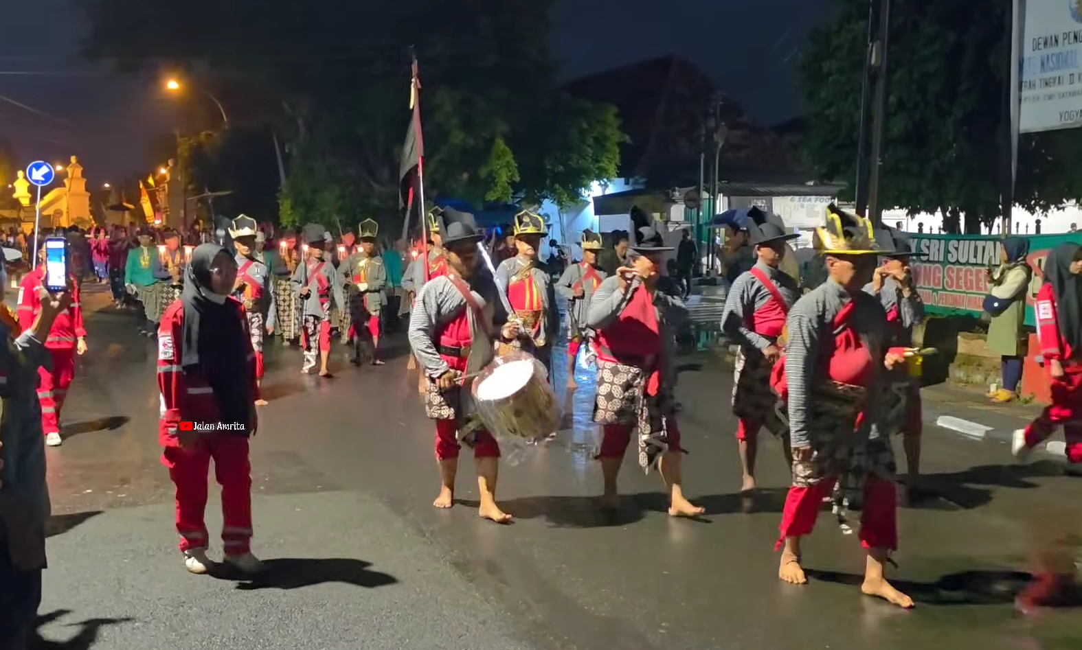 Tradisi Sekaten di Yogyakarta.