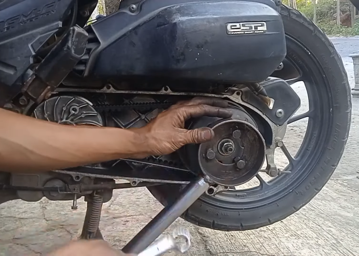 CVT motor matic yang mengalami gredek.