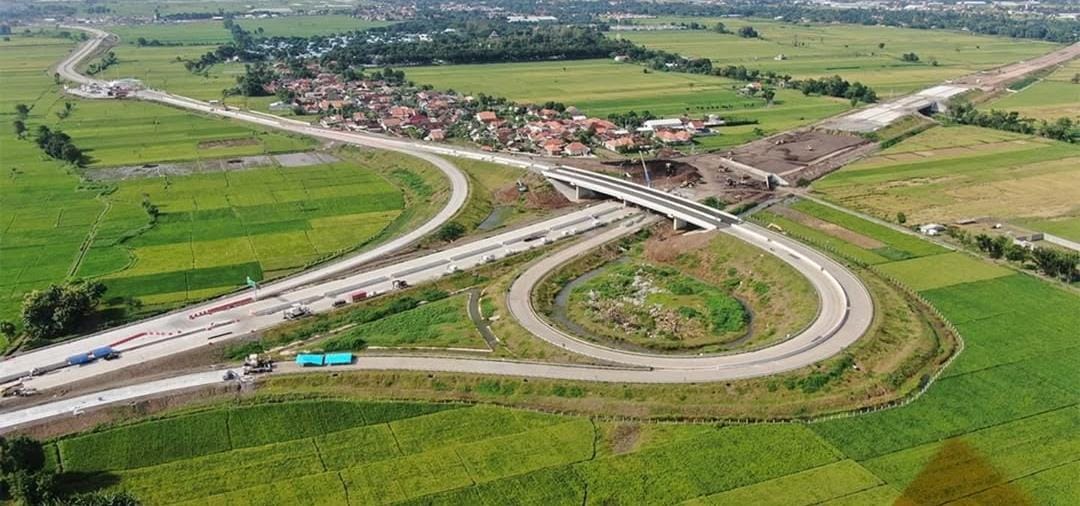 Pemandangan di jalan tol Probowangi/ ig @pupr_bpjt