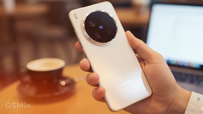 Vivo X300.