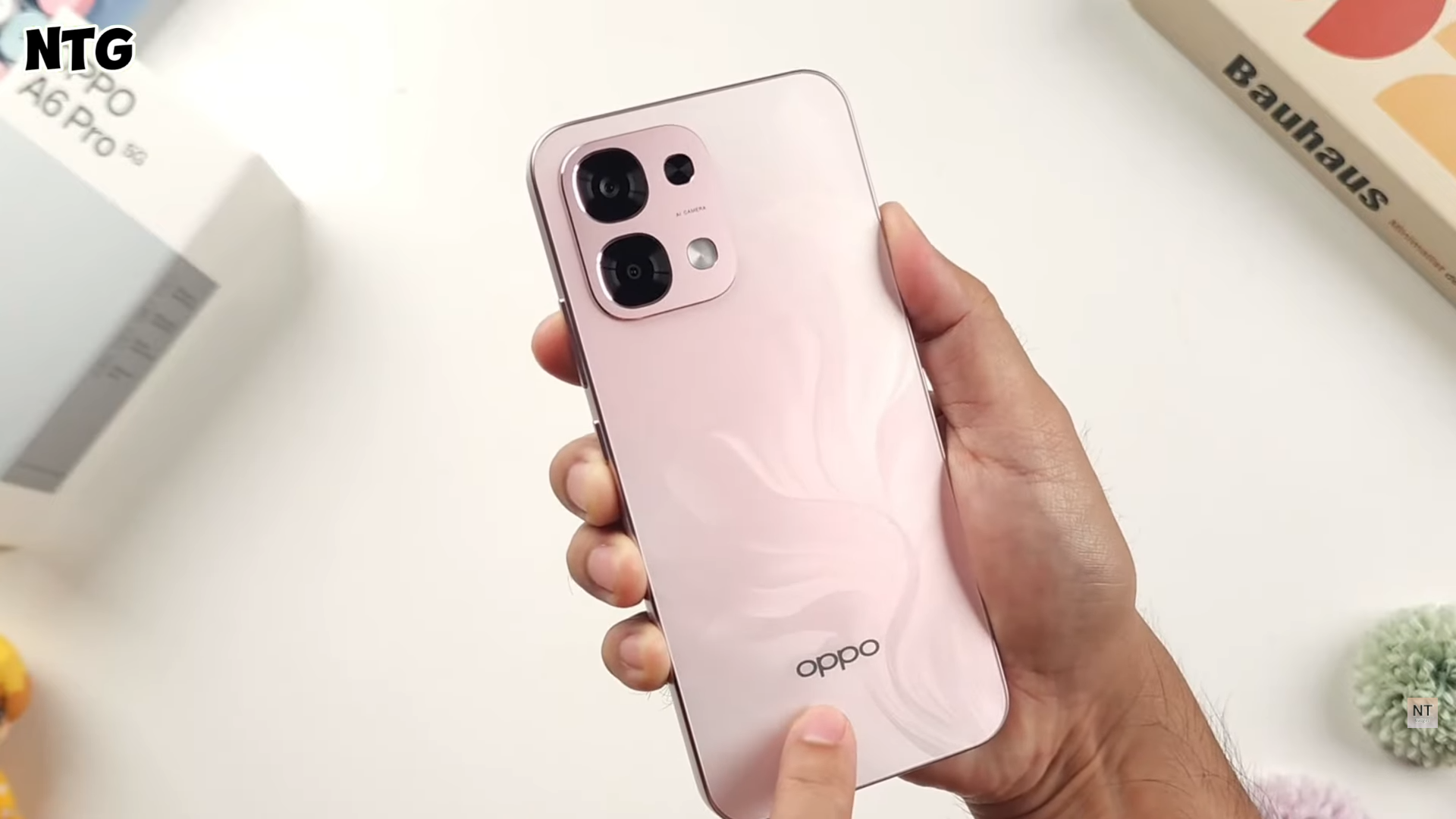 Oppo A6 Pro 5G.