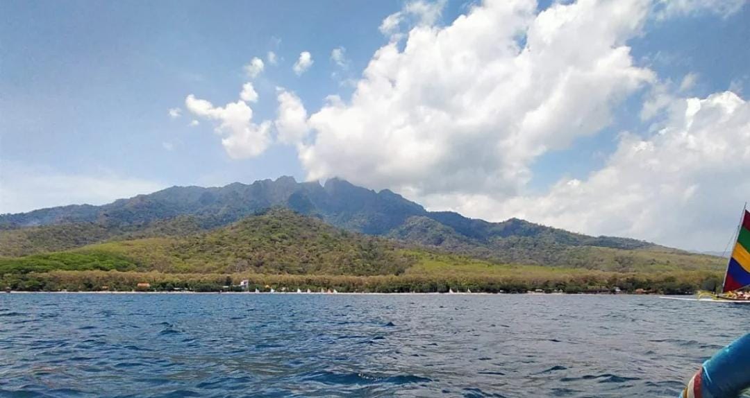 Pantai Pasir Putih Situbondo/ doc Khoirul Rizal