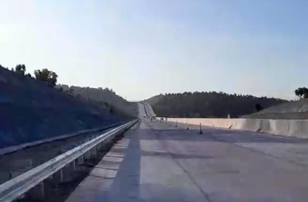 Jalan tol Probowangi/ doc Khoirul Rizal