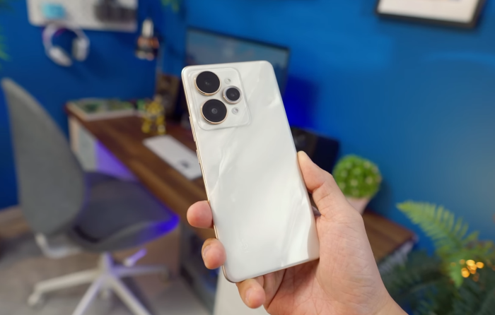 Realme 15 Pro.