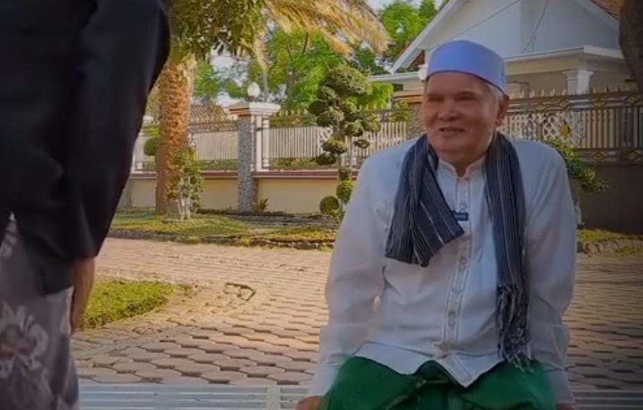 Kiai Afifuddin Muhajir/ ig @muhajirafifuddin