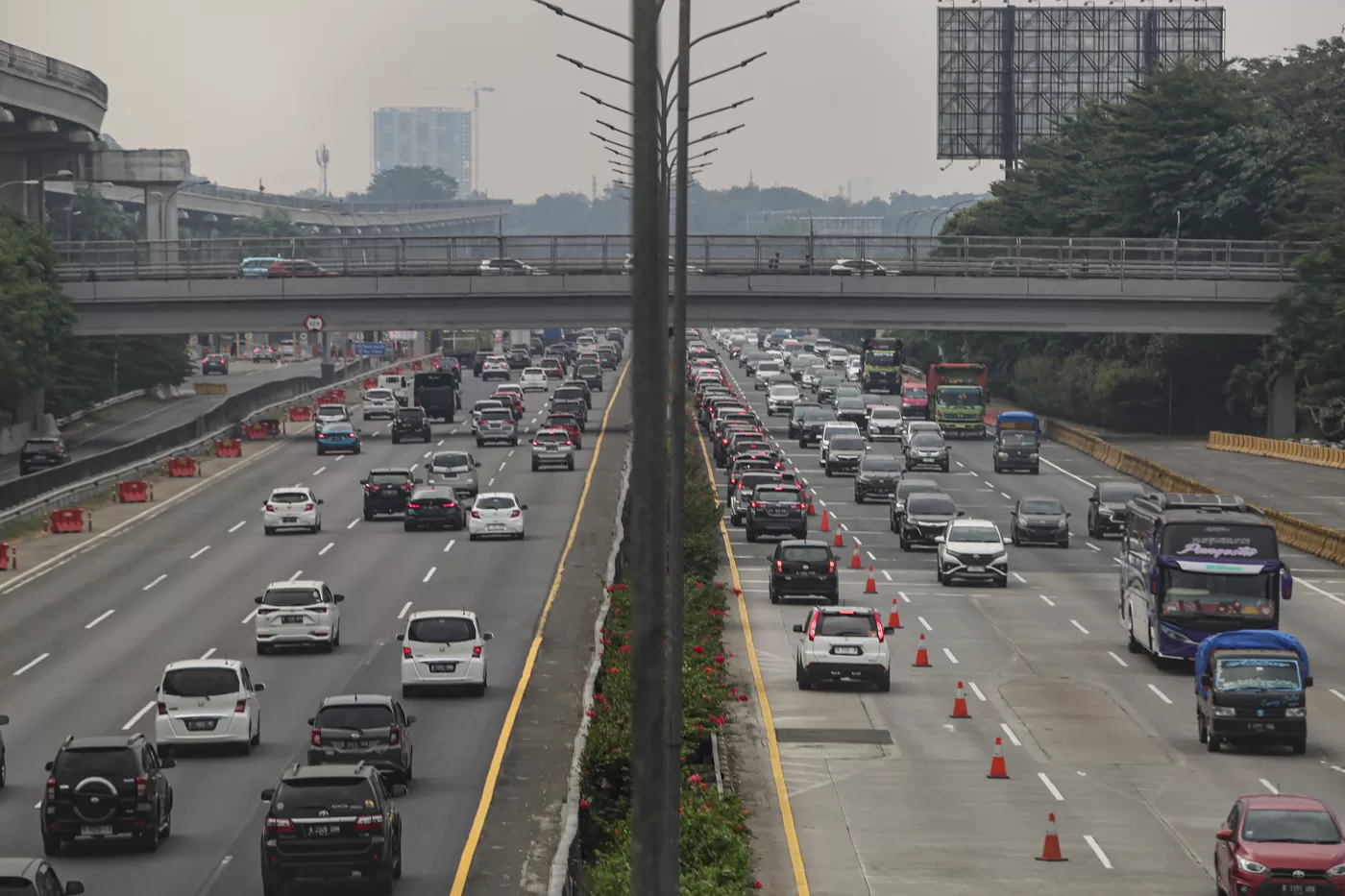 Jalan Tol Jagorawi.