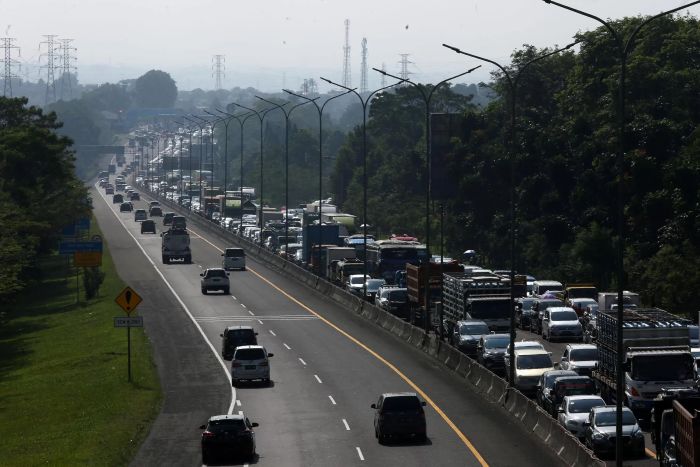 Jalan Tol Jagorawi.