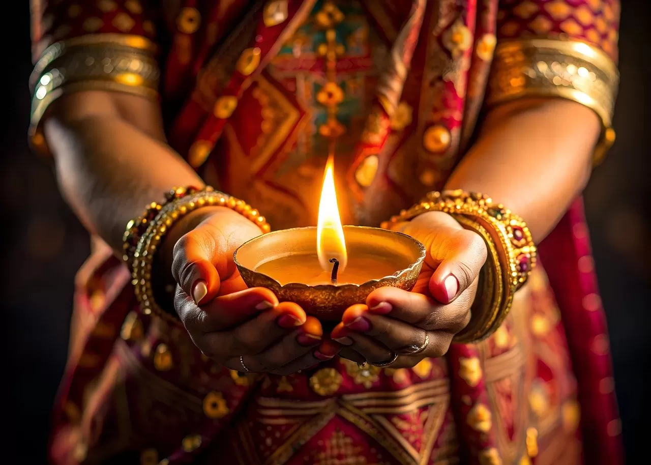 Perayaan Diwali atau Deepavali.