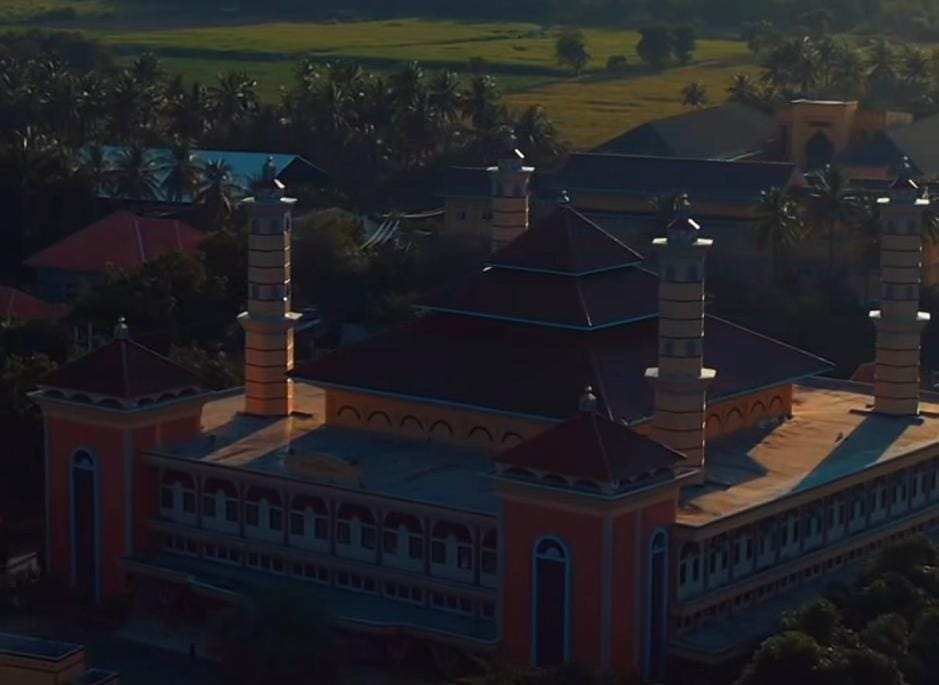Masjid di ponpes Sukorejo/ ig @universitasibrahimy
