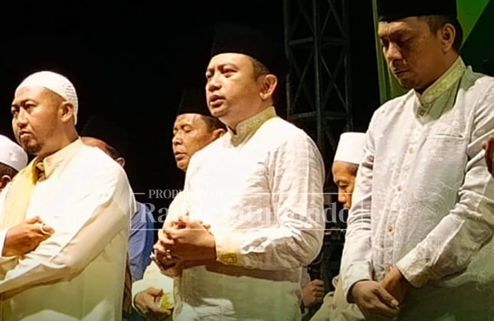 RELIGIUS: DPD Partai Golkar Kabupaten Situbondo menggelar selawat bersama dengan Syubbanul Muslimin, di Desa/Kecamatan Suboh, Rabu malam (30/10).