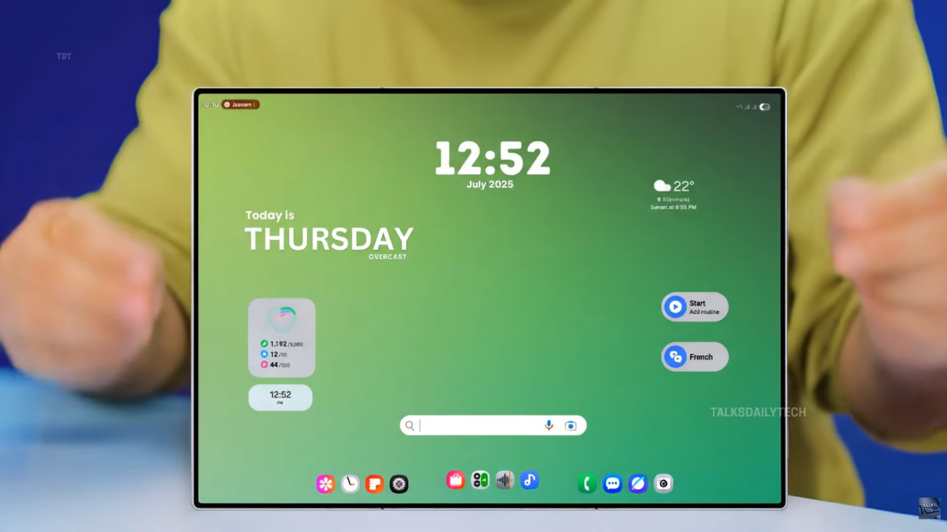 Samsung Tri-Fold.