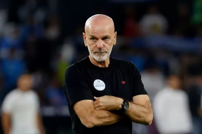 Stefano Pioli resmi dipecat dari kursi pelatih Fiorentina.