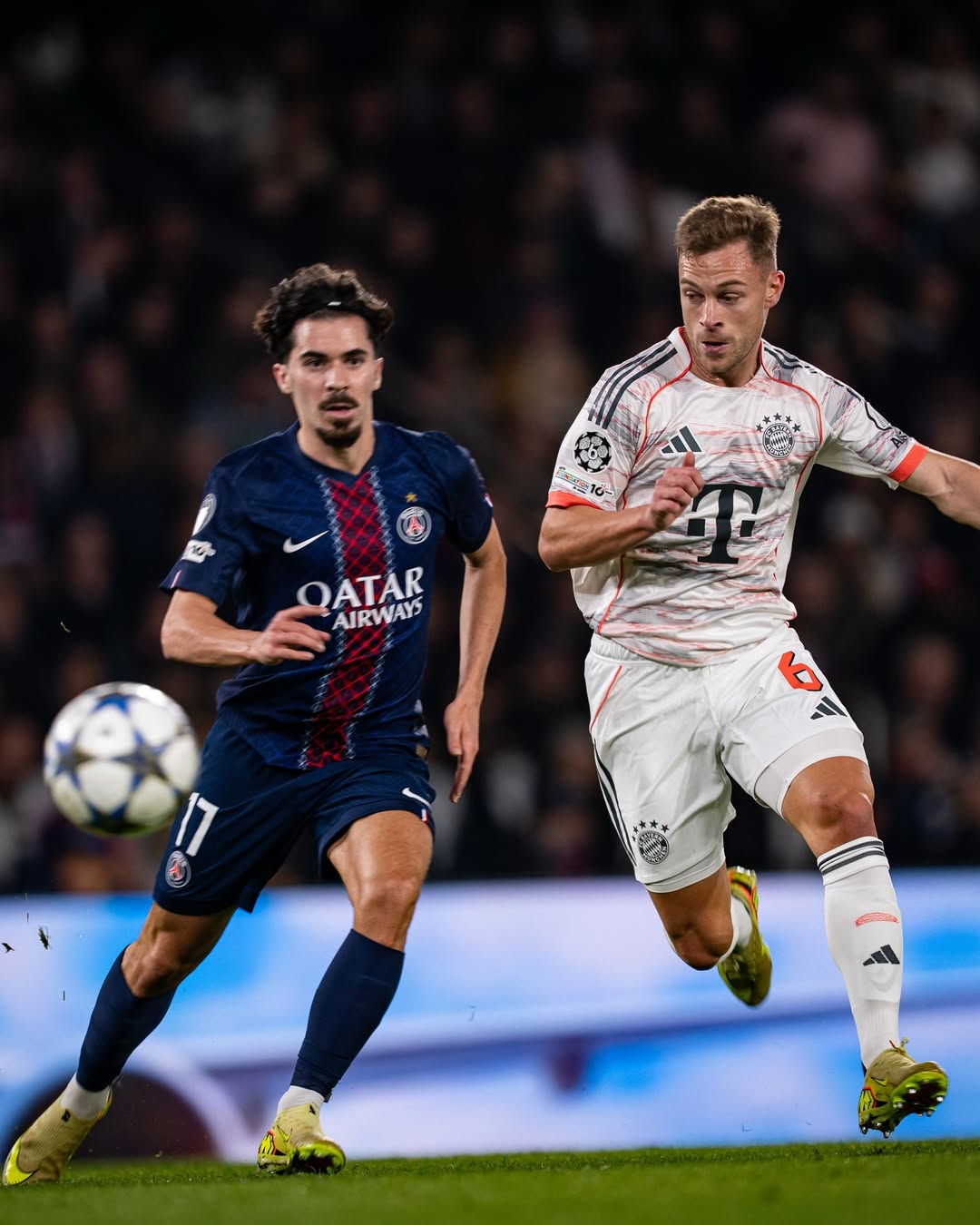Bayrn Munich berhasil kalahkan PSG dengan skor 2-1 berkat brace Luis Diaz di Liga Champions 2025/26.