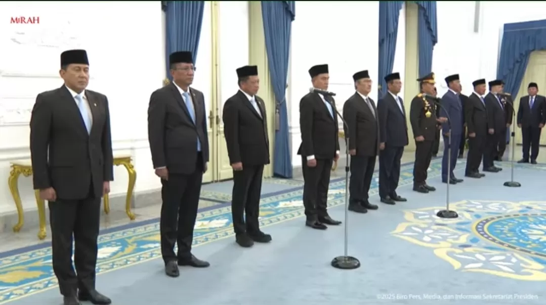 Presiden Prabowo Subianto resmi melantik Komisi Percepatan Reformasi Polri di Istana Neagara (7/11).