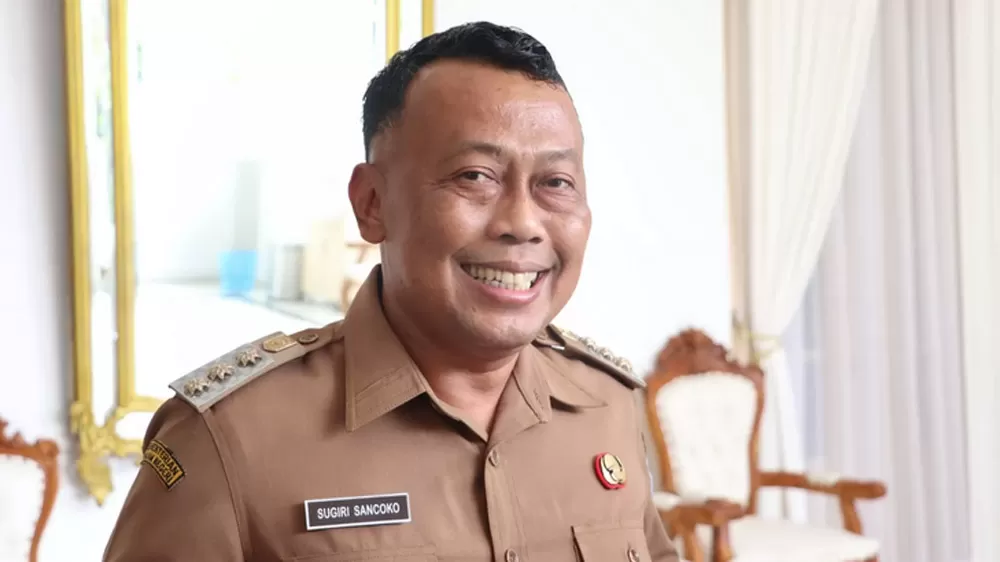 Bupati Ponorogo Sugiri Sancoko terjaring OTT KPK atas dugaan korupsi dalam mutasi dan promosi jabatan.
