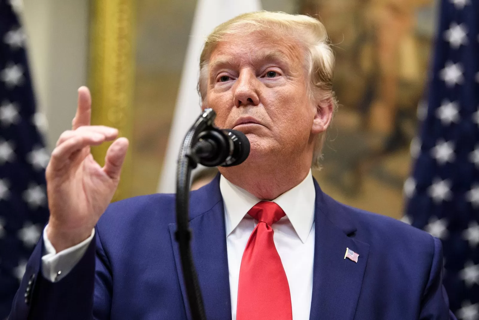 Presiden Amerika Serikat Donald Trump usulkan dana kesehatan dibagikan ke masyarakat.