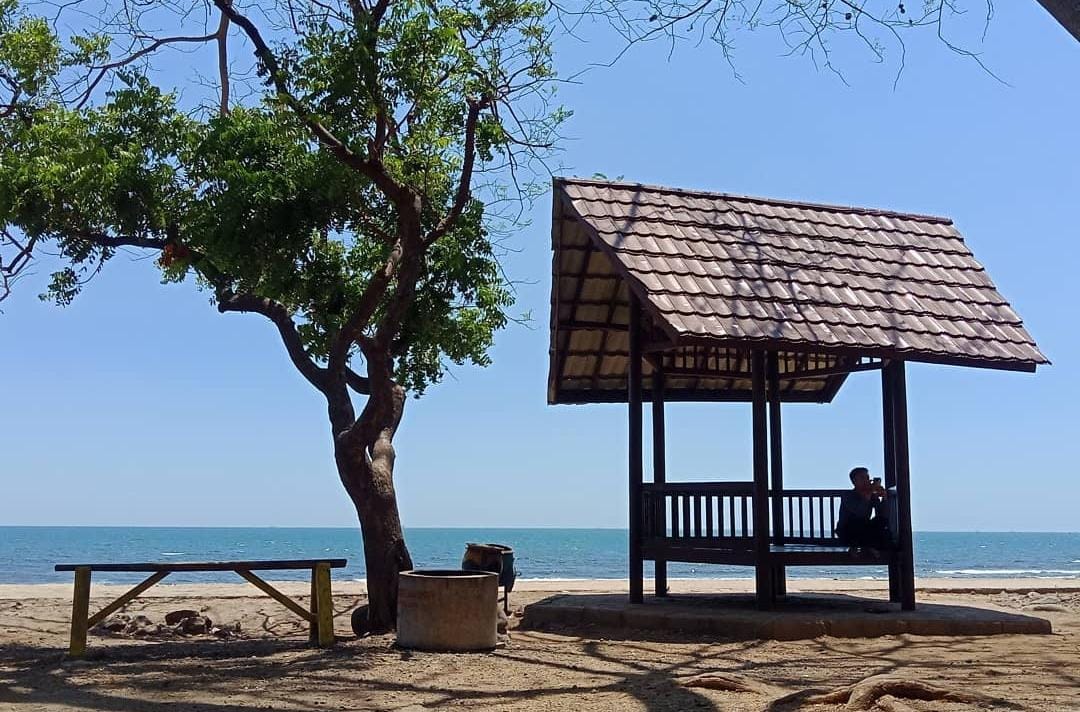 Wisata Pantai Tampora/ doc Khoirul Rizal