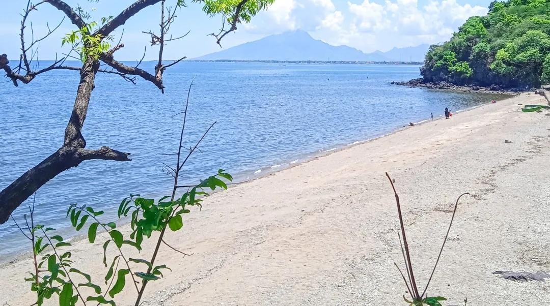 Pemandangan di Pantai Tampora/ doc Khoirul Rizal