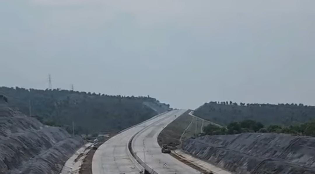 Ruas jalan tol Probowangi/ doc Khoirul Rizal