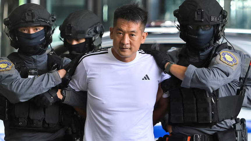 She Zhijiang akhirnya ditangkap dan diekstradisi dari Thailand ke China.
