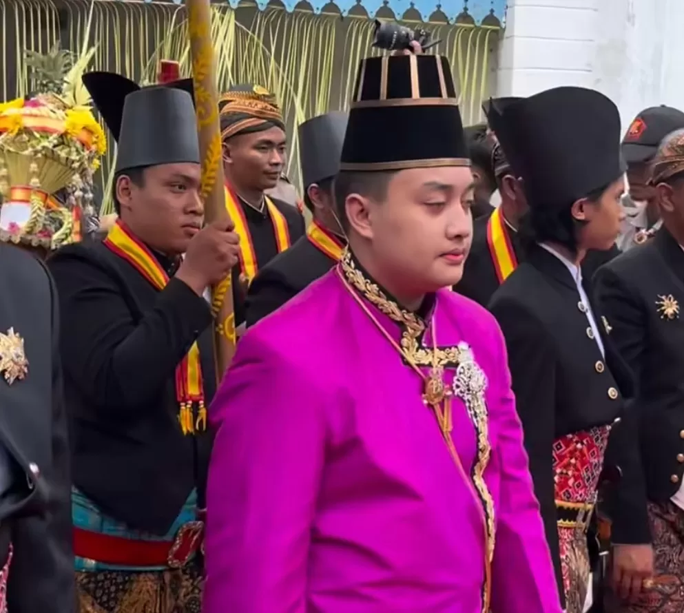 Gusti Purbaya resmi menjadi Sri Susuhan Pakubuwono XIV.