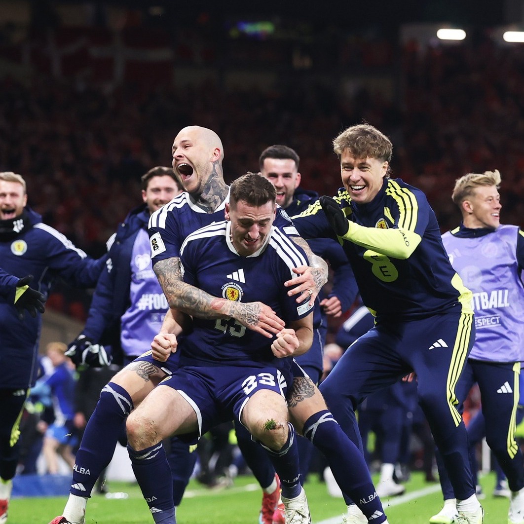 Skotlandia berhasil amankan tiket Piala Dunia 2026 setelah kalahkan Denmark di Kualifikasi Piala Dunia 2026 Zona Eropa.