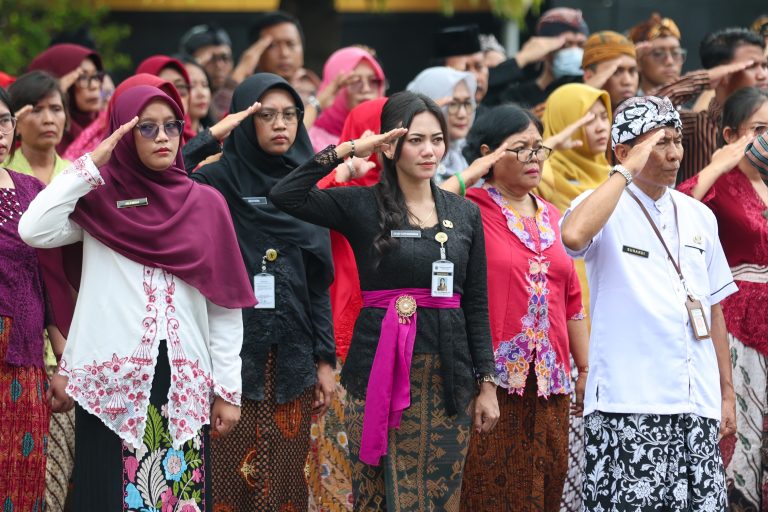 Ilustrasi Upacara Hari Guru Nasional.