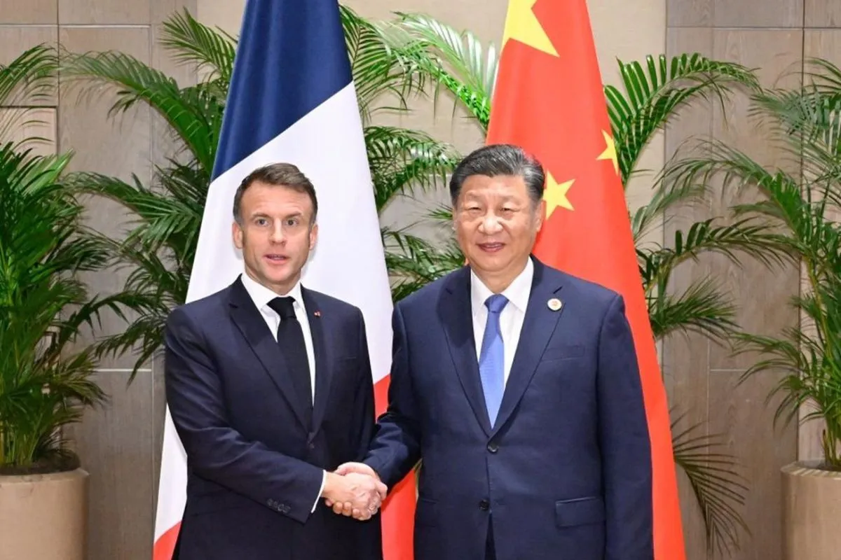 Presiden Prancis Emmanuel Macron dan Presiden China Xi Jinping.